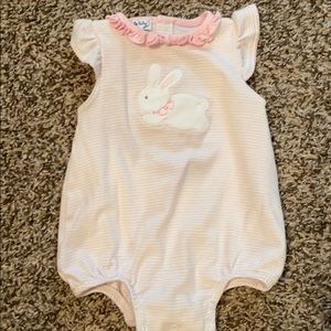 NWOT Magnolia Baby White and Pink Bunny bubble